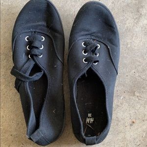H&M sneakers. Black. Size 38.
